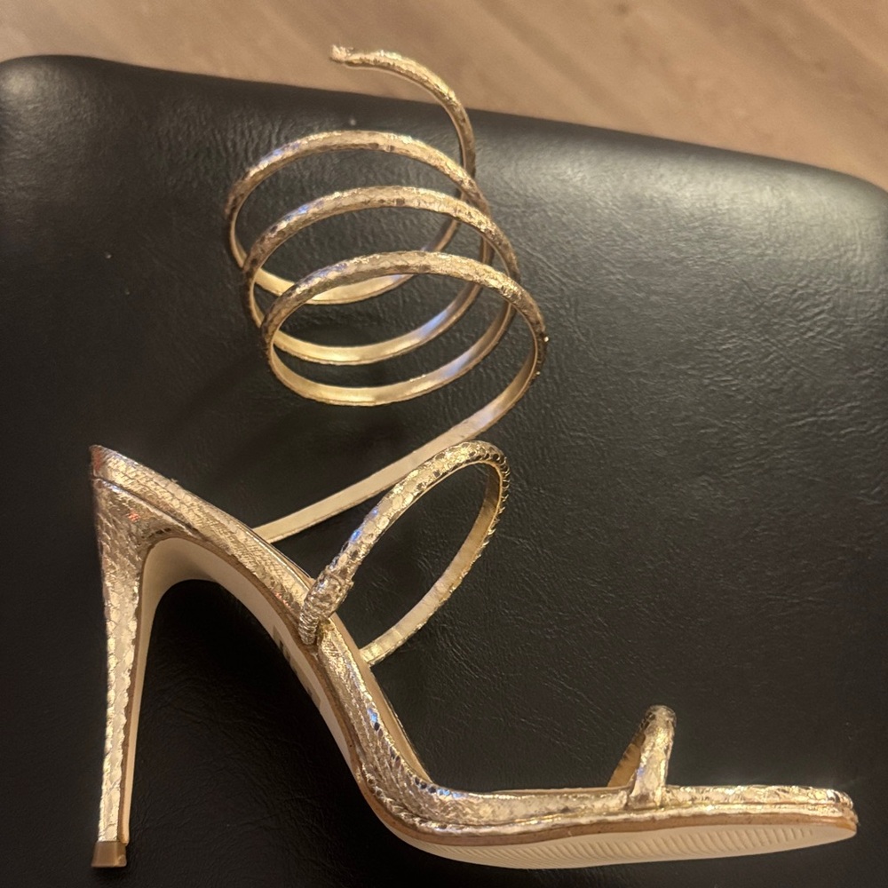 🔥STEVE MADDEN
Exotica Sandal In Gold Snake Brand New Size 7.5🔥 - Picture 16 of 16